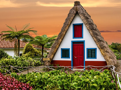 Traditional-rural-house-in-Santana-Madeira